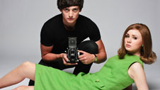 Aneurin Barnard a Karen Gillan Aneurin Barnard a Karen Gillan