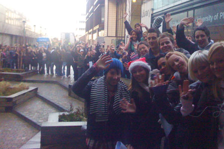 crowd_450.jpg