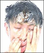 Second Skin (Owen Leong, 2003)