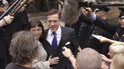 Jefferey (Damian Lewis) and Mary (Polly Walker)