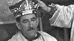 Llewelyn Jones yn cael ei goroni yn 1958