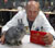 Mr Ben Williams a'i gwningen