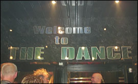 Syndicate sign