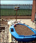 Boat and birdtable