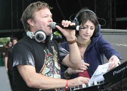 Six Weeks Of Summer - Global Gathering