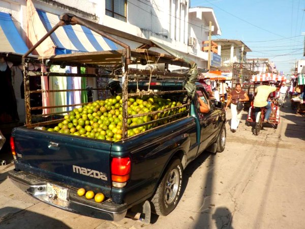 apple_truck.jpg