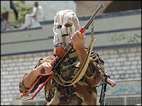 20070802172353masked_militant203.jpg