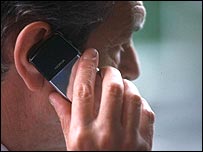 Telefonla konuşan bir Amerikalı