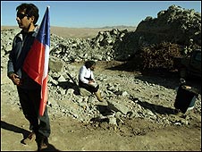 Familiares de mineros atrapados