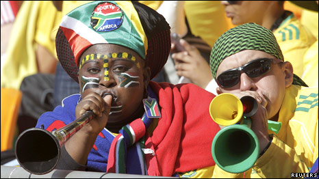 100614112541_vuvuzelas_reuters_466.jpg