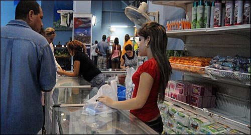 Supermercado en La Habana (Foto: Raquel Pérez).