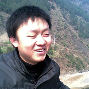 任建宇旧照(网络照片)