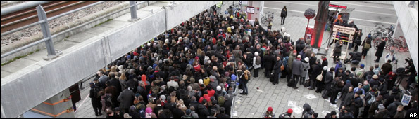 queue_ap595.jpg