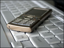 laptop_phone226.jpg