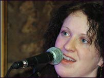 Ange Hardy singing