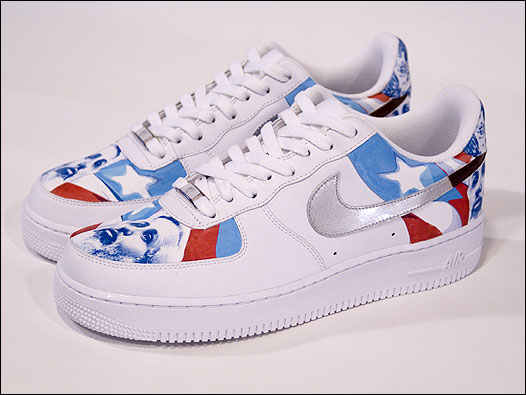 Filiberto Ojeda Uptown - Machetero Air Force Ones. Foto de Miguel Luciano (2007). 