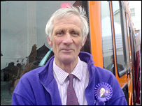 _42842757_peterrogers203bbc.jpg