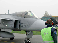 Prvních šest letounů Jas-39 Gripen přistálo v Čáslavi v pondělí