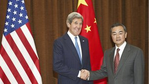 美国国务卿克里与中国外长王毅(13/04/2013)