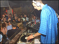 DJ