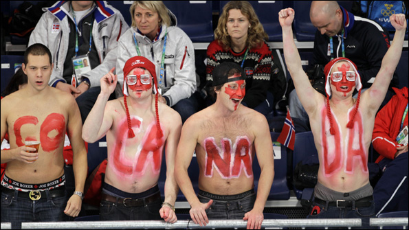 Canadafans_595_AP.jpg