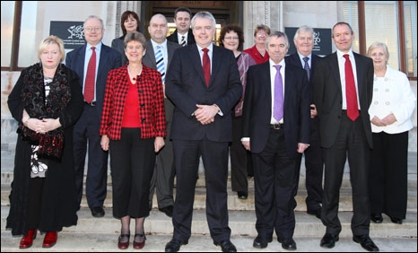 carwyncabinet_wag_466x282.JPG