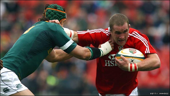 Vickery endured a torrid match against Tendai "The Beast" Mtawarira