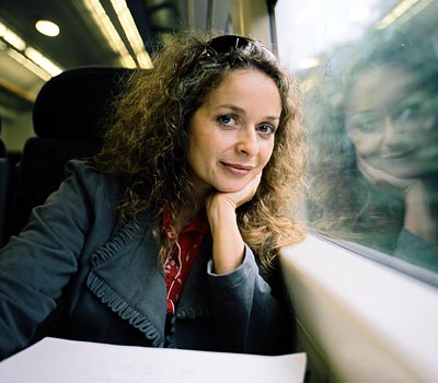 Julia Sawalha
