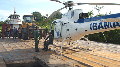 The IBAMA helicopter on the barge