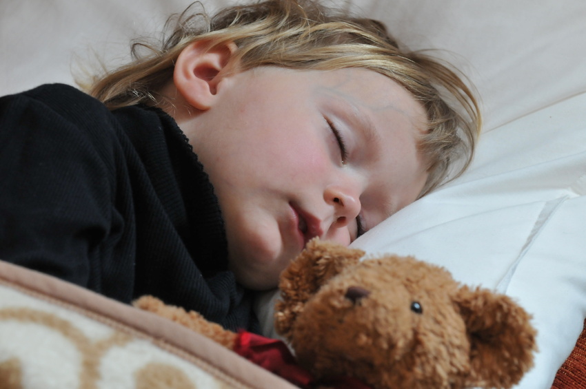 boy sleeping @ jorn buchheim - fotolia