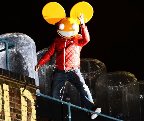 A performing mouse