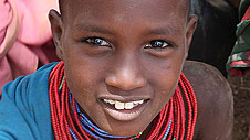 Un o blant y Samburu wrth y ffynnon © Renee Godfrey