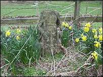 the headless statue