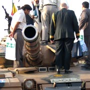 weaponexhi180.jpg