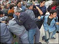 Servidores em greve