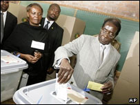 Ông Robert Mugabe