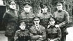 Jimmy Wilde, (cyntaf yn y rhes flaen o'r chwith i'r dde); Jimmy Driscoll (trydydd yn y rhes flaen o'r chwith i'r dde) a Johnny Basham (rhes ôl y trydydd o'r chwith i'r dde) yn y Fyddin.