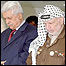 ابو مازن (چپ) در کنار ياسر عرفات رهبر فقيد فلسطينيان