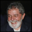 O presidente Luiz Inácio Lula da Silva ao desembarcar no aeroporto de Nova Délhi