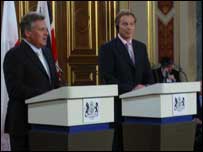 Kwasniewski a Blair