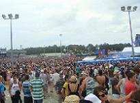 Australian festival crowd.