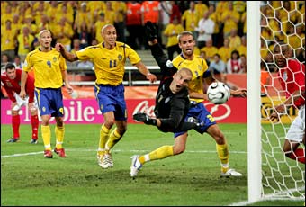 RKinnaird_Getty_Larssongoal.jpg